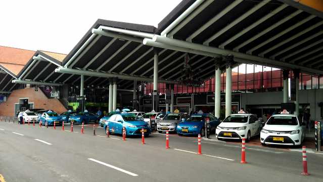 taksi soekarno hatta