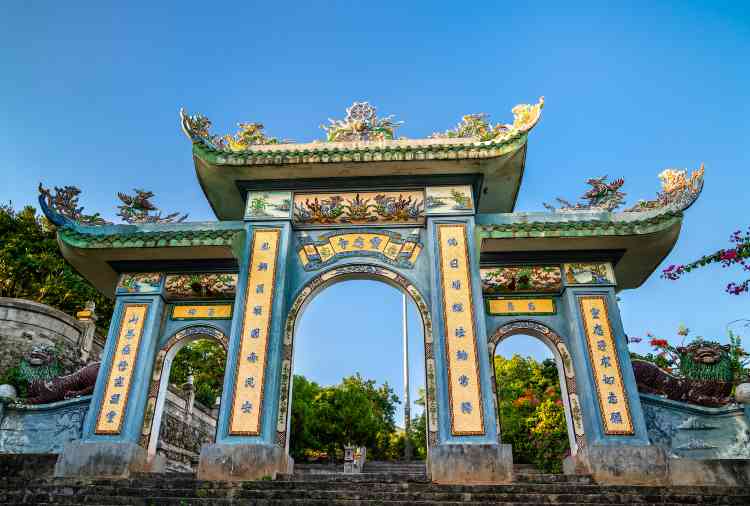 Пагода Линь Унг (Linh Ung Pagoda)
