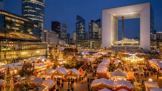 2.ラ・デファンスで大規模な市場と買い物を満喫する