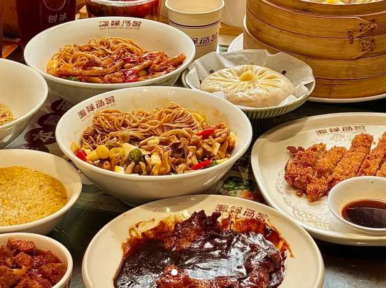 武康路（ぶこうろ）屋台通り