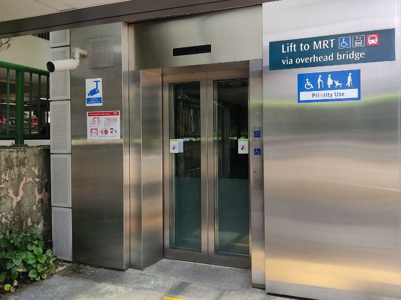 Singapore MRT Lift