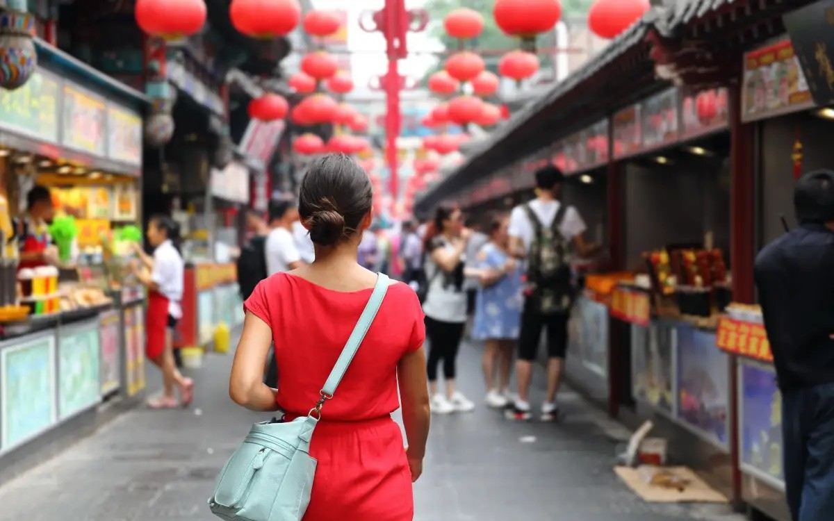 ไปตะลุยชิมของอร่อยและช้อปปิ้งให้จุใจที่ถนนหวังฟูจิ่ง (Wangfujing Street) กันเถอะ!