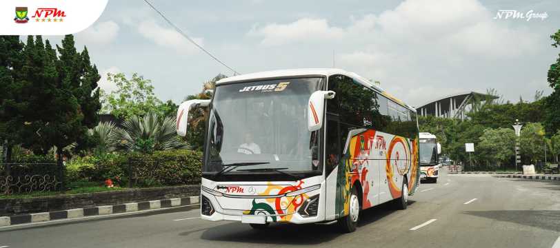 Menggunakan bus