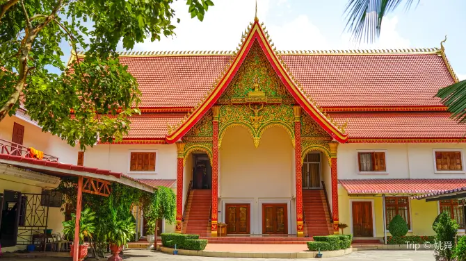 วัดสีสะเกด