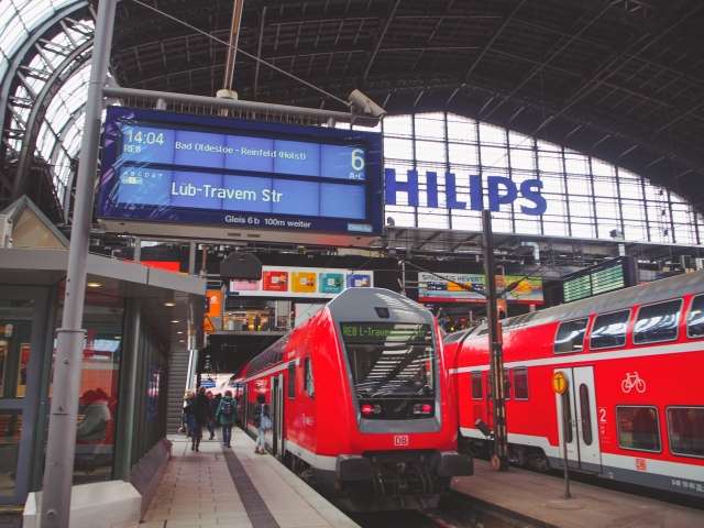 フランクフルト国際空港から市内｜電車（Sバーン）