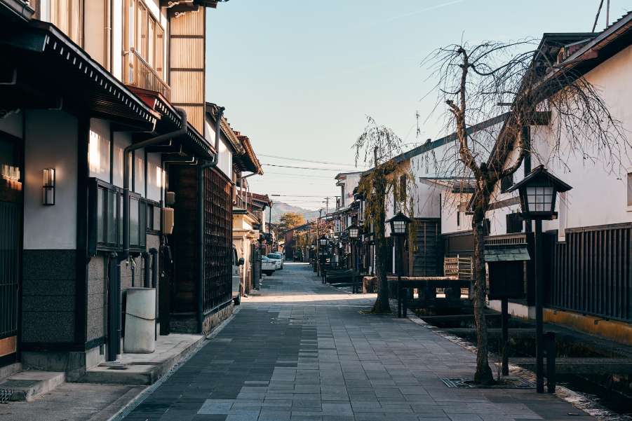 Shirakabe Dozo Street