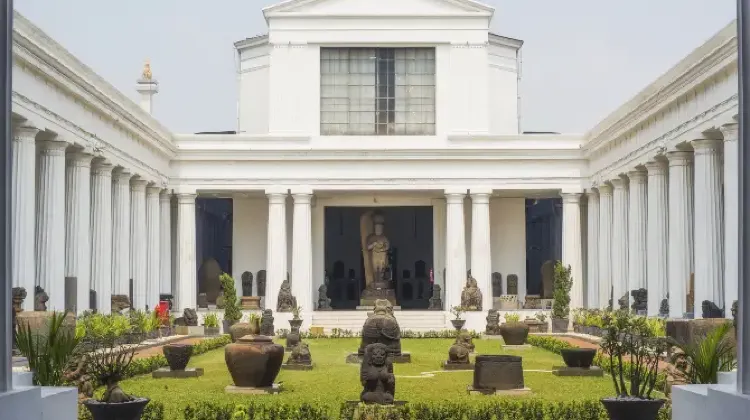 Monumen Nasional (Monas)