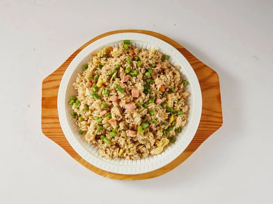 الأرز المقلي الصيني(中国炒饭)