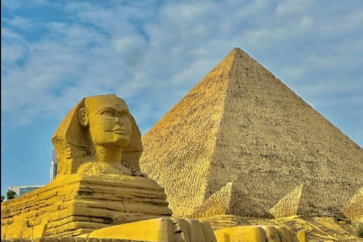 1. Visit the Stunning Window of the World 🌏