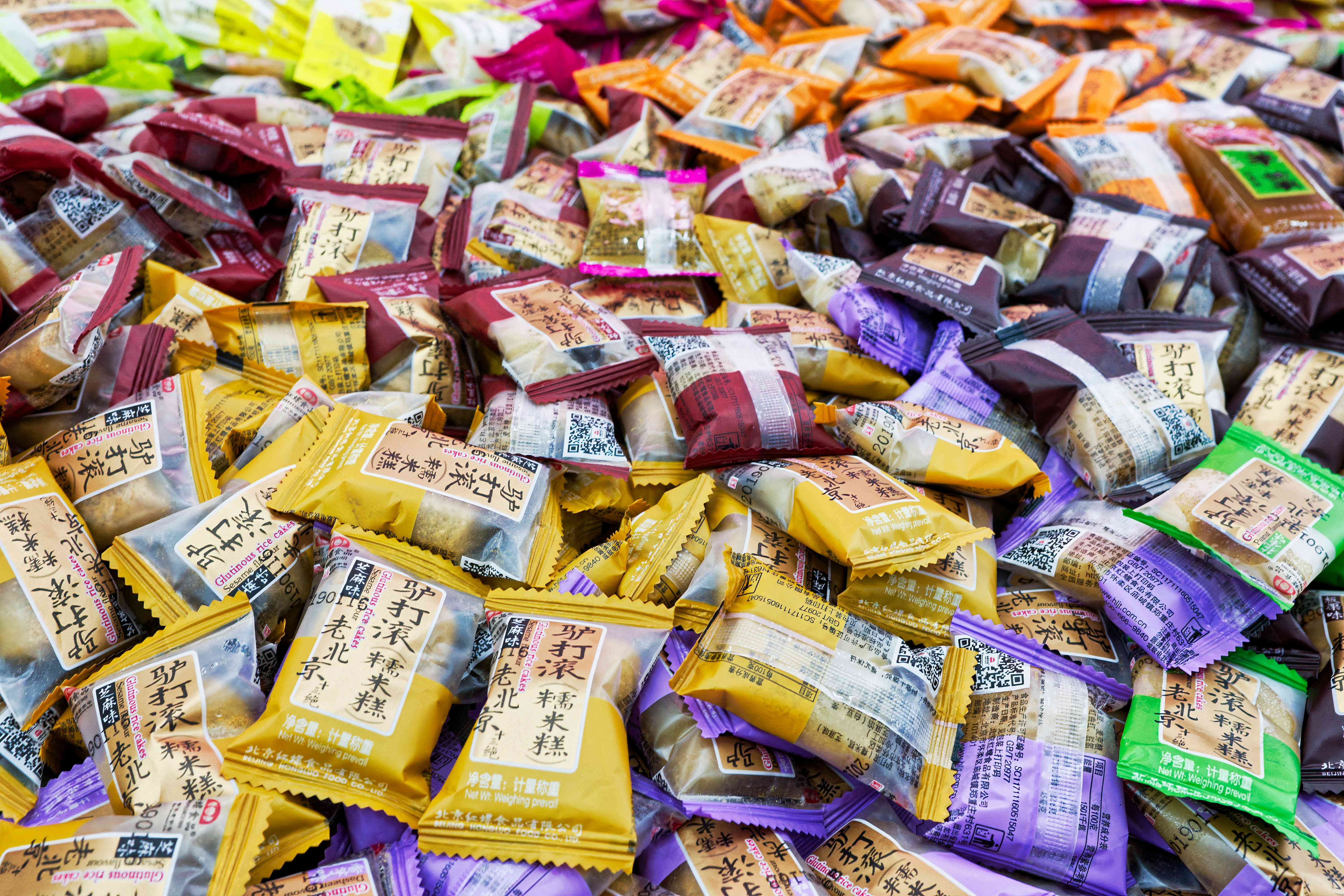 Соусы в магазине китайских товаров