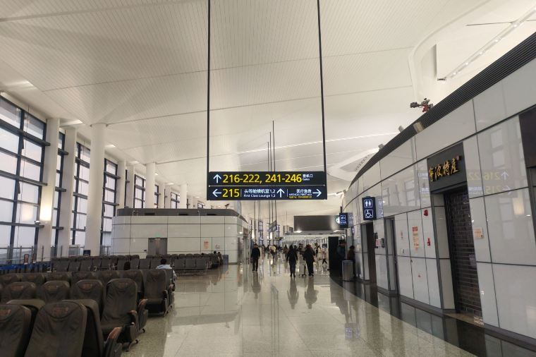 Ningbo Airport departure gate