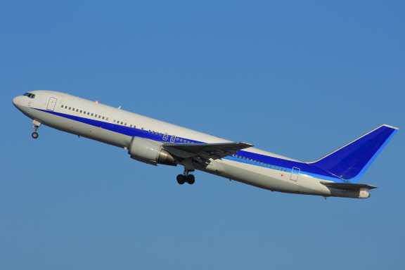 お盆の飛行機は混雑日を避けて早めに予約しよう