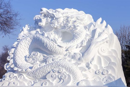 太陽島雪博会（太陽島国際雪彫芸術博覧会）｜世界最高峰の雪像アート