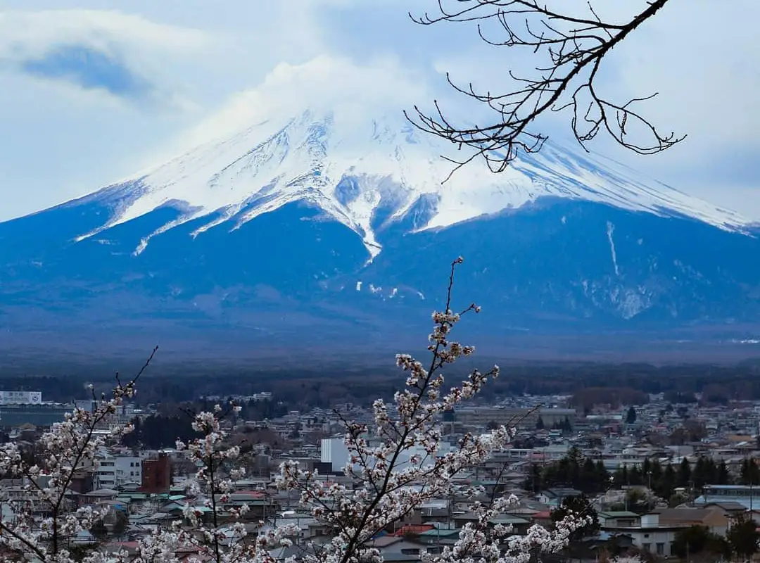 富山県：雨晴海岸