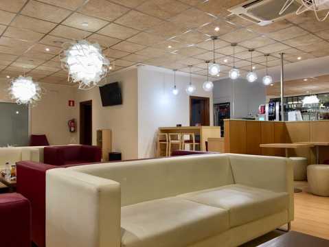 セビリア空港のサラ・ビップ・アサアル