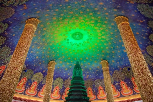 ワット・パクナム