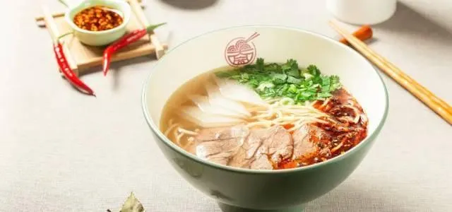 نودلز اللحم الحلال(清真牛肉拉面)