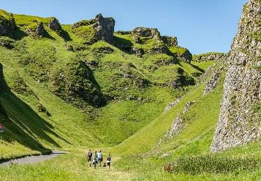 Camino al norte: descubre el Peak District en tren