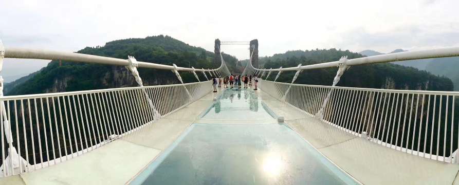 สะพานกระจกจางเจียเจี้ยอยู่ที่ไหน