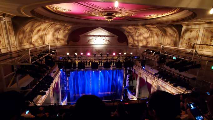 West End Theatre show start