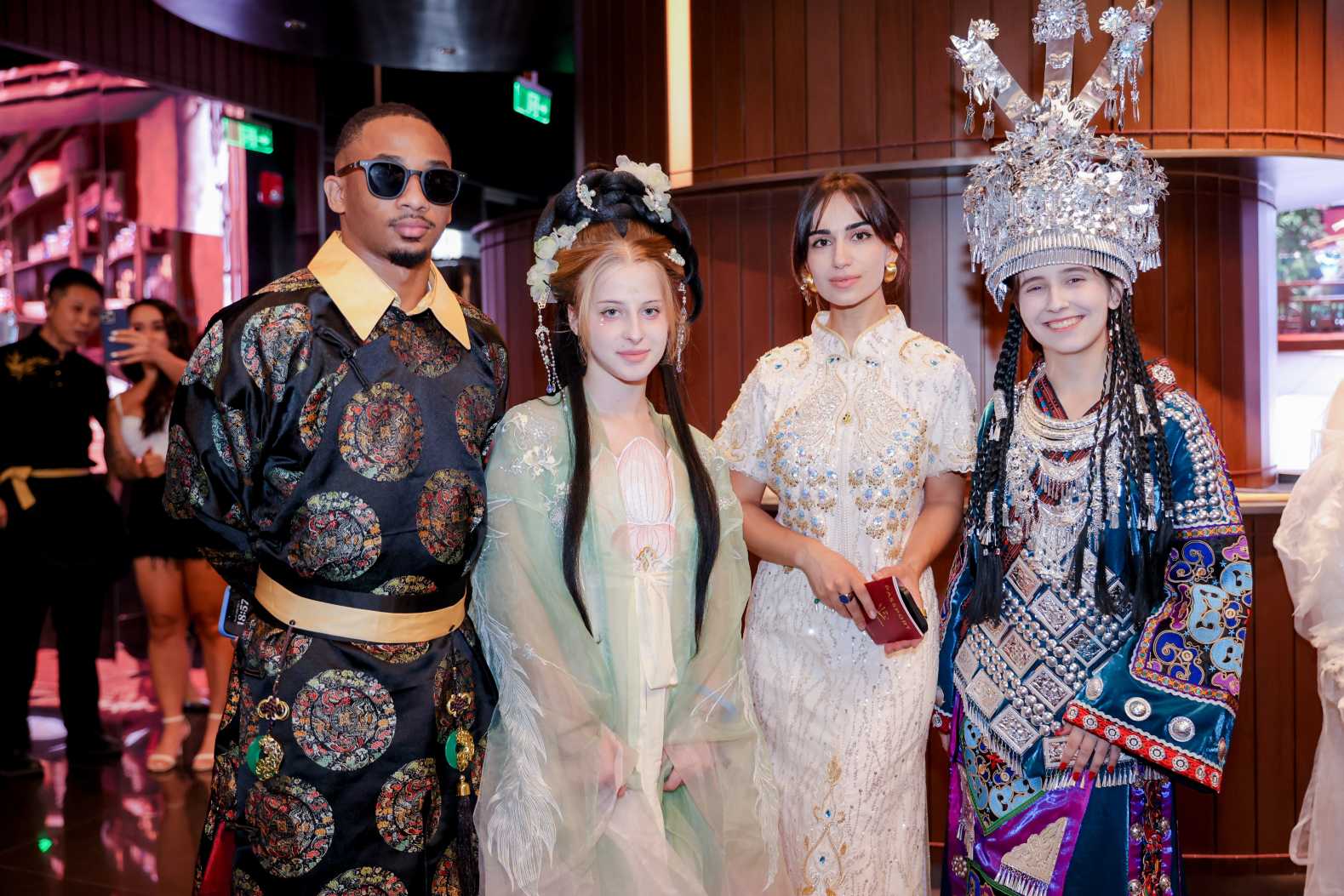 กิจกรรมแต่งชุดพื้นเมืองที่ Taste of China ในเซี่ยงไฮ้