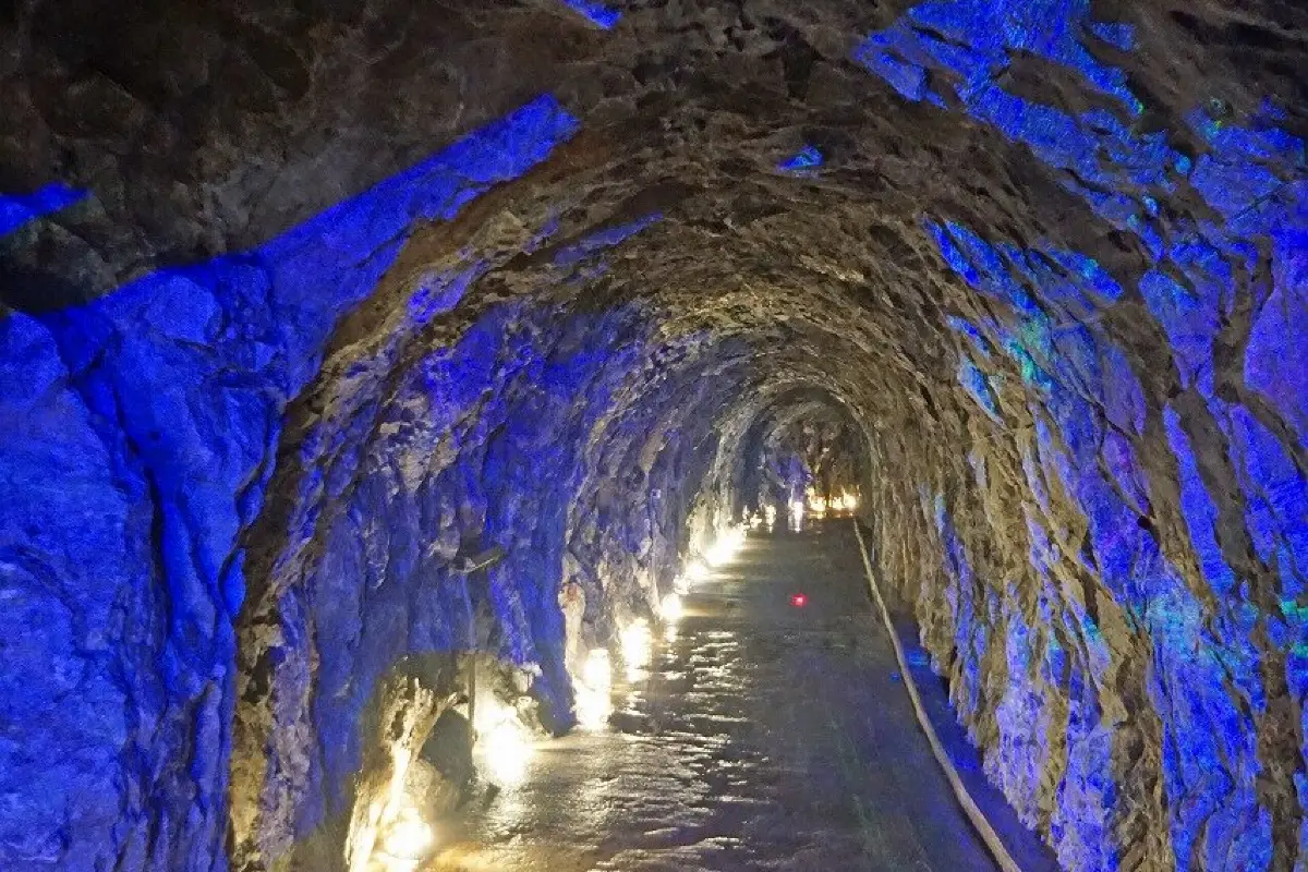 岩手県：龍泉洞