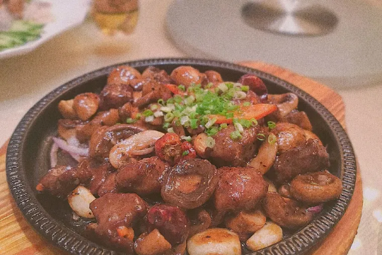 Chicken Stew with Mushrooms (小鸡炖蘑菇)