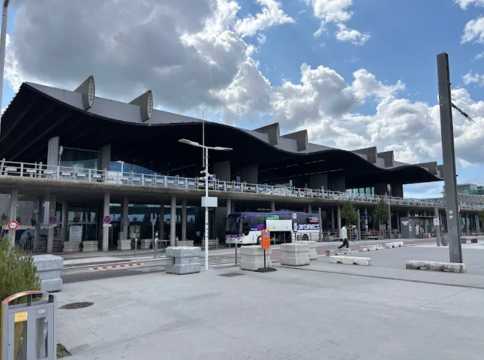 ボルドー空港とラウンジ