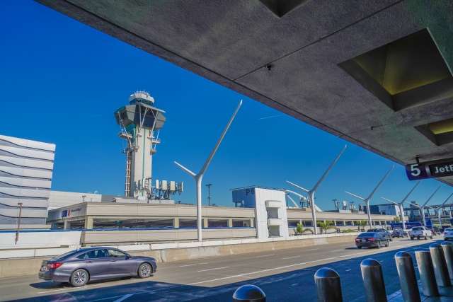 ロサンゼルス国際空港から市内へのアクセス方法