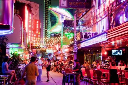 Bangkok vs Pattaya untuk Kehidupan Malam
