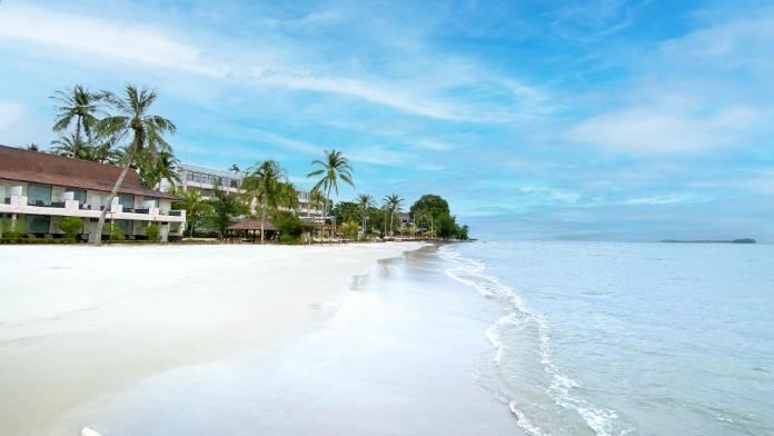 Trikora Beach