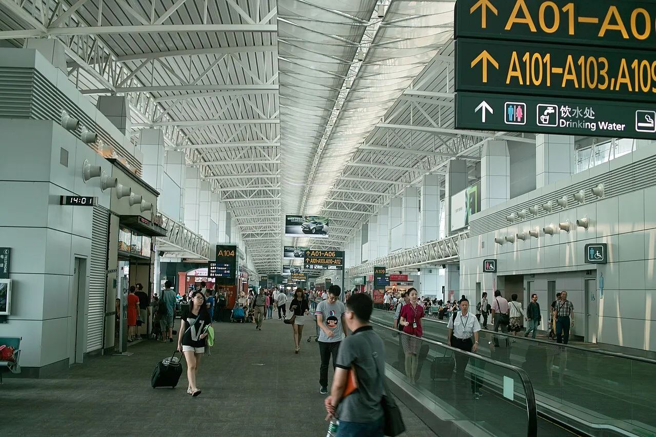 Di chuyển muộn vào ban đêm và sáng sớm từ Sân bay Quảng Châu vào trung tâm thành phố