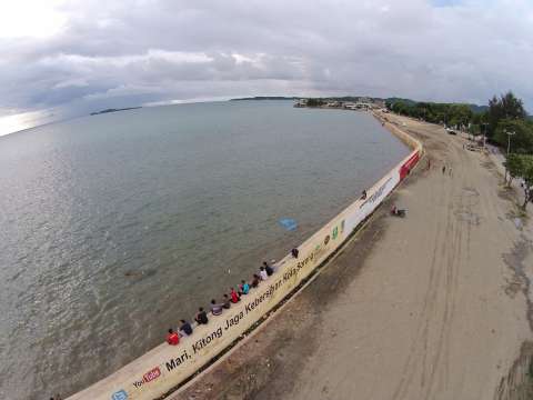 tembok berlin sorong