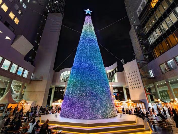 梅田スカイビルのクリスマスマーケット｜大阪府大阪市
