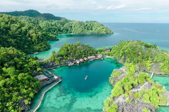Pulau Labengki – “Raja Ampat Mini” dengan Keindahan Laut Super Eksotis