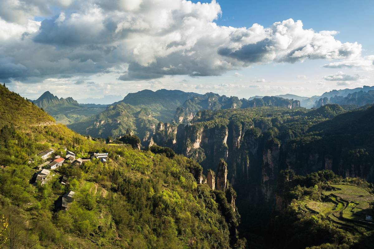 2.天子山(てんしざん)｜自然が生み出した奇岩
