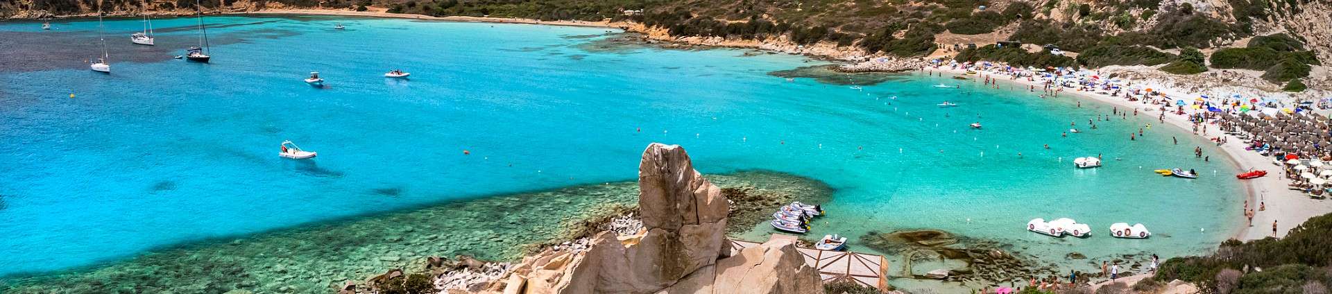Le spiagge più belle della Sardegna in treno e bus