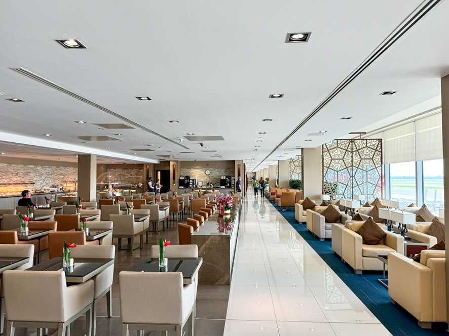 エミレーツ・ラウンジ（Emirates Lounge）