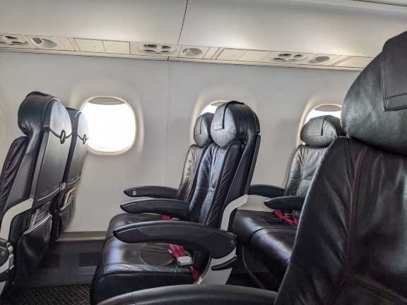 ユナイテッド航空のプレミアムエコノミーの正式名称は「ユナイテッド・プレミアムプラス」