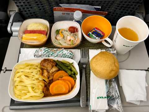 エバー航空プレミアムエコノミークラスの機内食