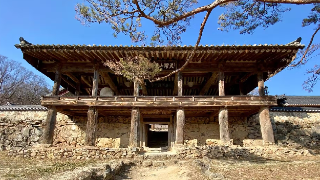山寺、韓国の山地僧院｜山々に囲まれた歴史ある仏教寺院