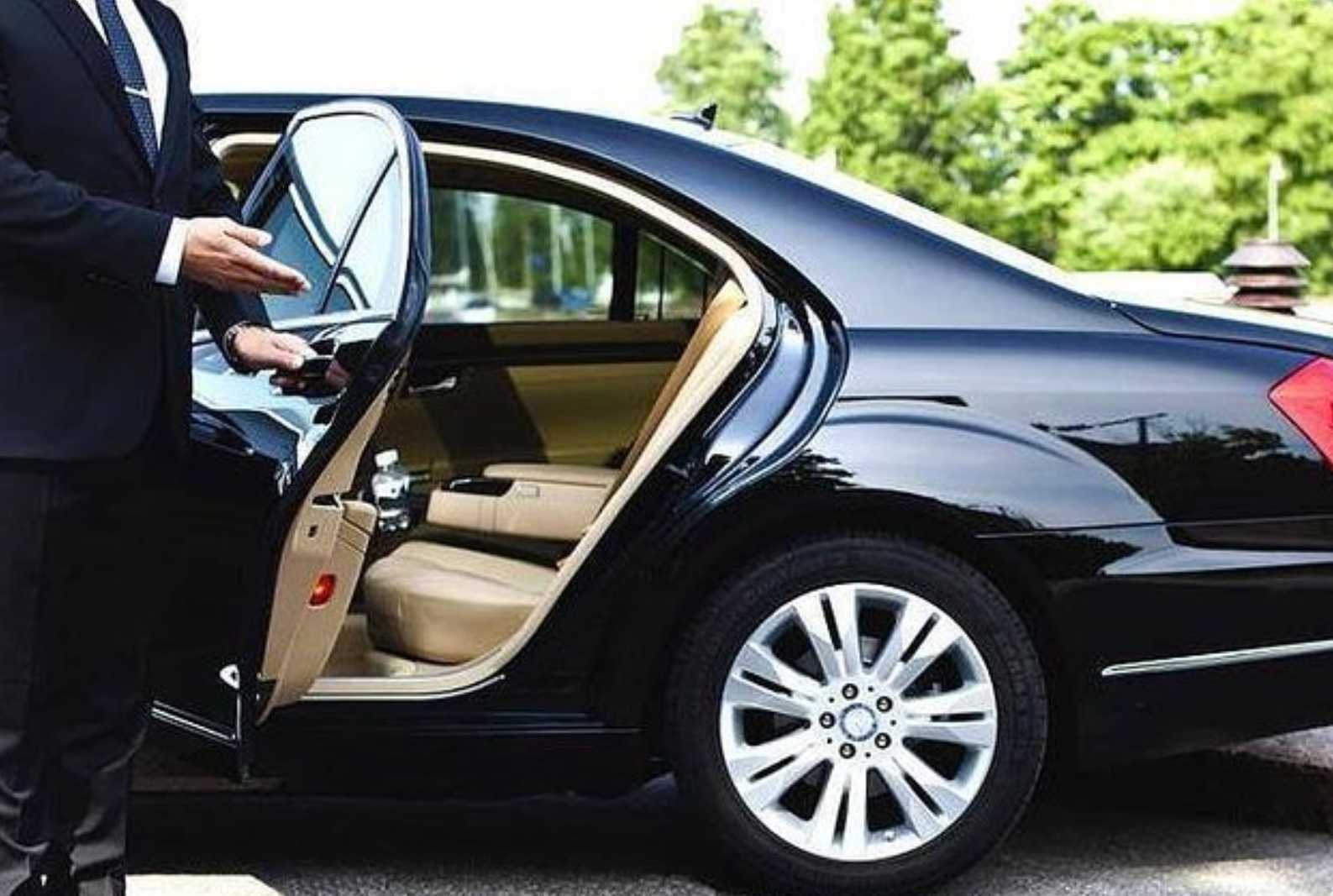 Driver wait at entrance