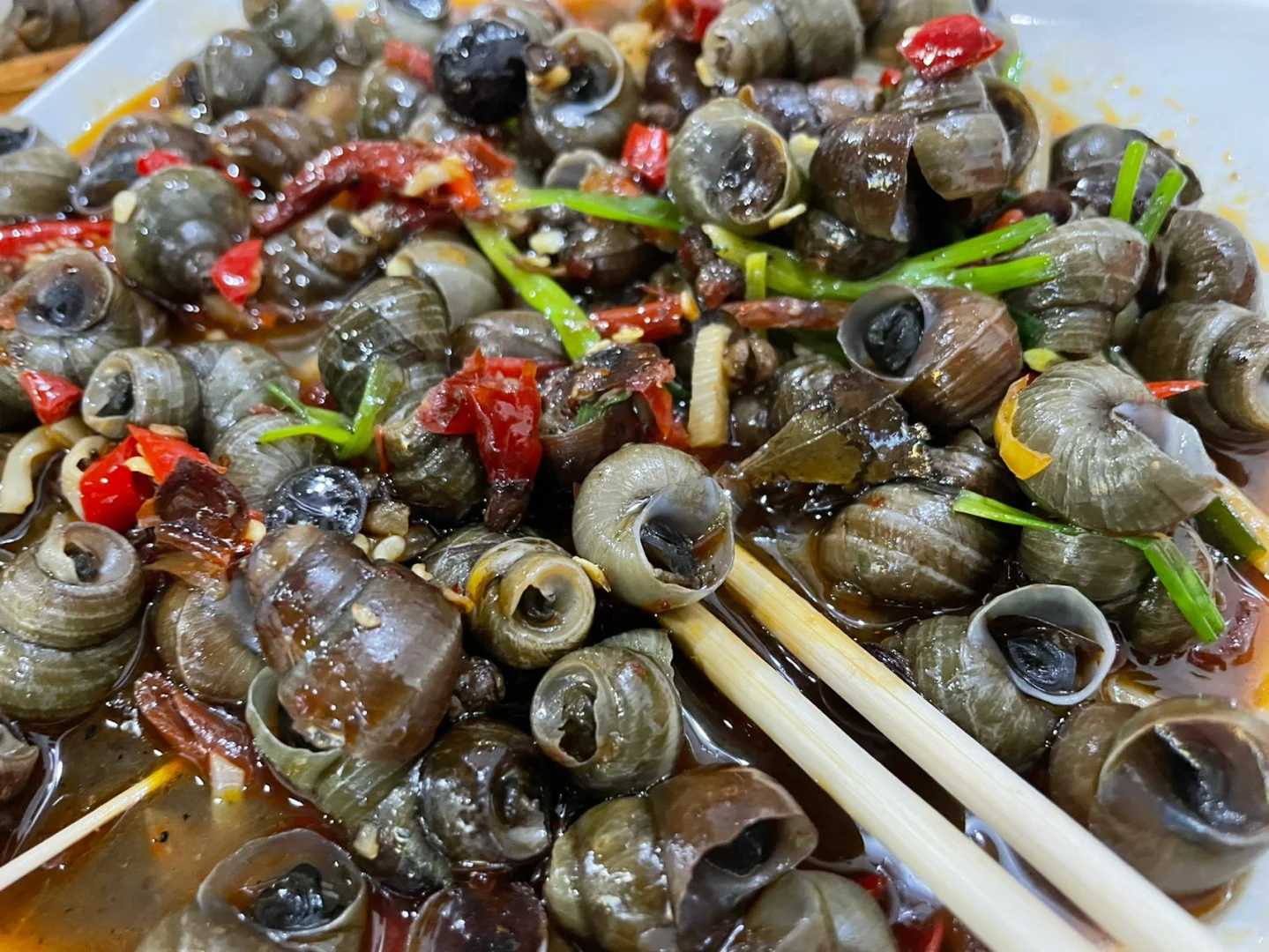 酸辣炒田螺（スワンラーチャオティエンルオ）