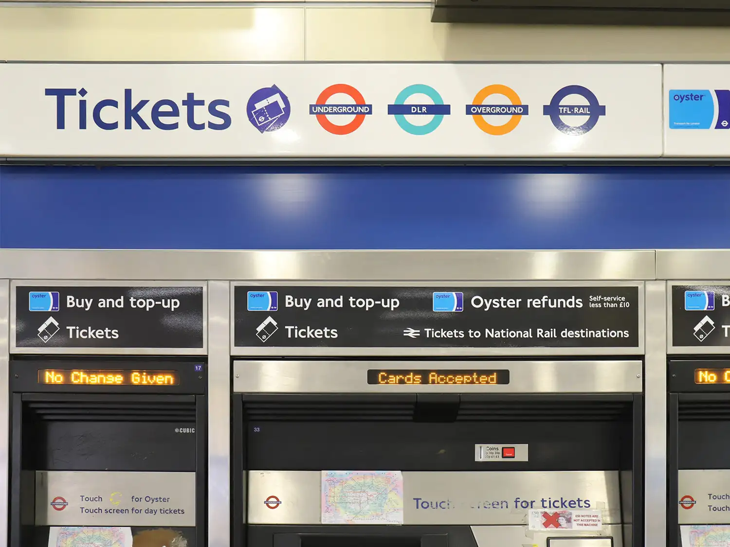 ตู้ kiosk oyster card