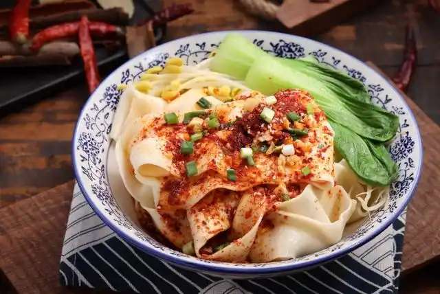 西安美食:油泼面