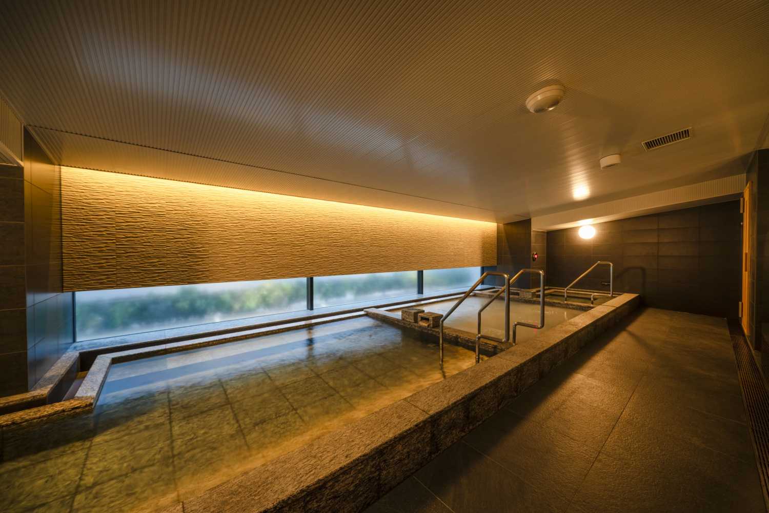 Public Bath Hotel Emion