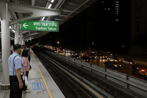 Saphan Taksin Station