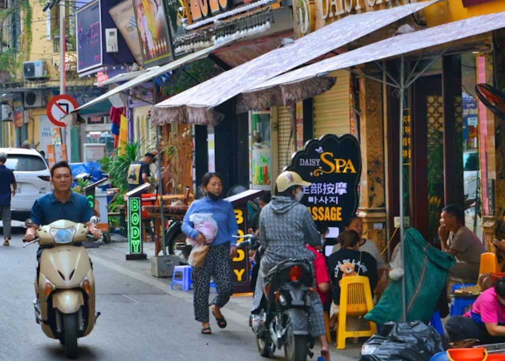 Best Districts to Stay in Hanoi | Hanoi Street Views