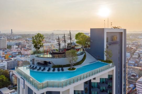 Somerset Pattaya Review: Rooms, Breakfast, Pool & Guide for Malaysians