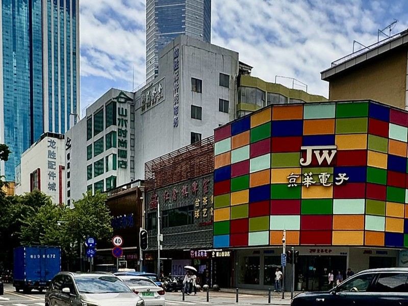 Electronics market building in the Huaqiangbei commercial district, Shenzhen